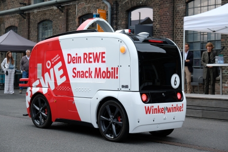 Snack Mobil: Rewes selbstfahrender Kiosk geht in den Live-Betrieb -